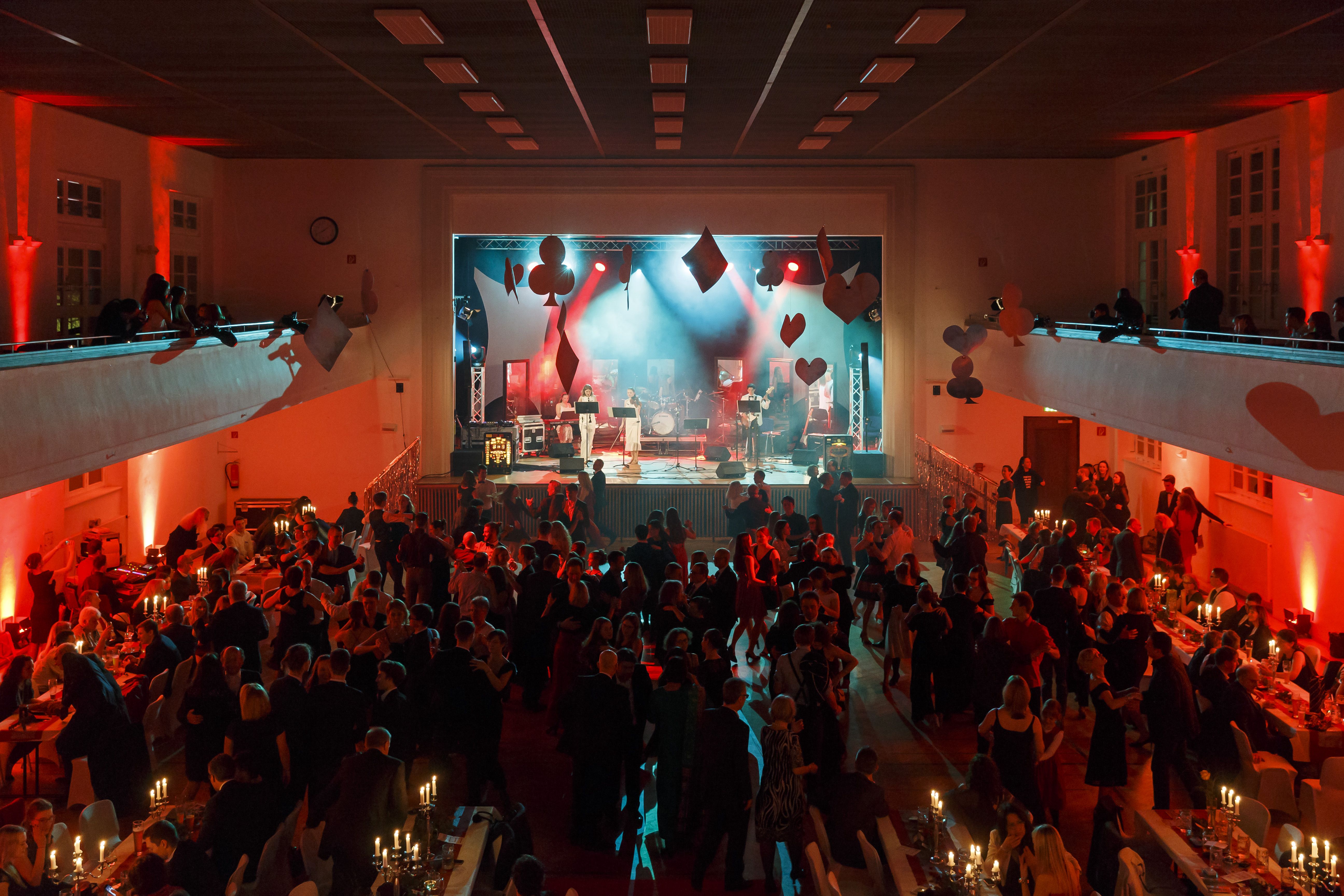 VW Tanzball 01