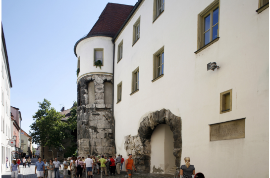Porta Praetoria bei Sonne 