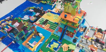 LEGO®-Modell der Stadt der Zukunft