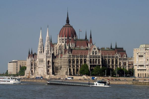 Partnerstadt Budavár - Stadtansicht - Parlamentsgebäude