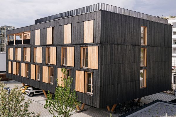 Fotografie - Architekturpreis 2024, Haus auf Stelzen in Massivholzbauweise - Preis