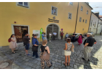 Fotografie - Grußworte von Bürgermeisterin Astrid Freudenstein an die teilnehmenden Vereinsvertretungen am St. Katharinenplatz © Elena Großkopf