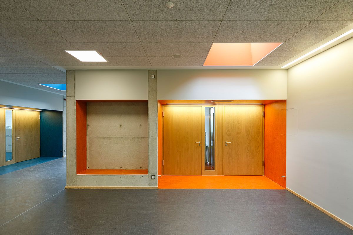 Grundschule Hohes Kreuz - Zugang zum Klassen- und Differenzierungsraum