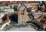 Partnerstadt Qingdao 4 - Luftbild - Blick auf eine Kirche (C) Bilddokumentation, Stadt Regensburg
