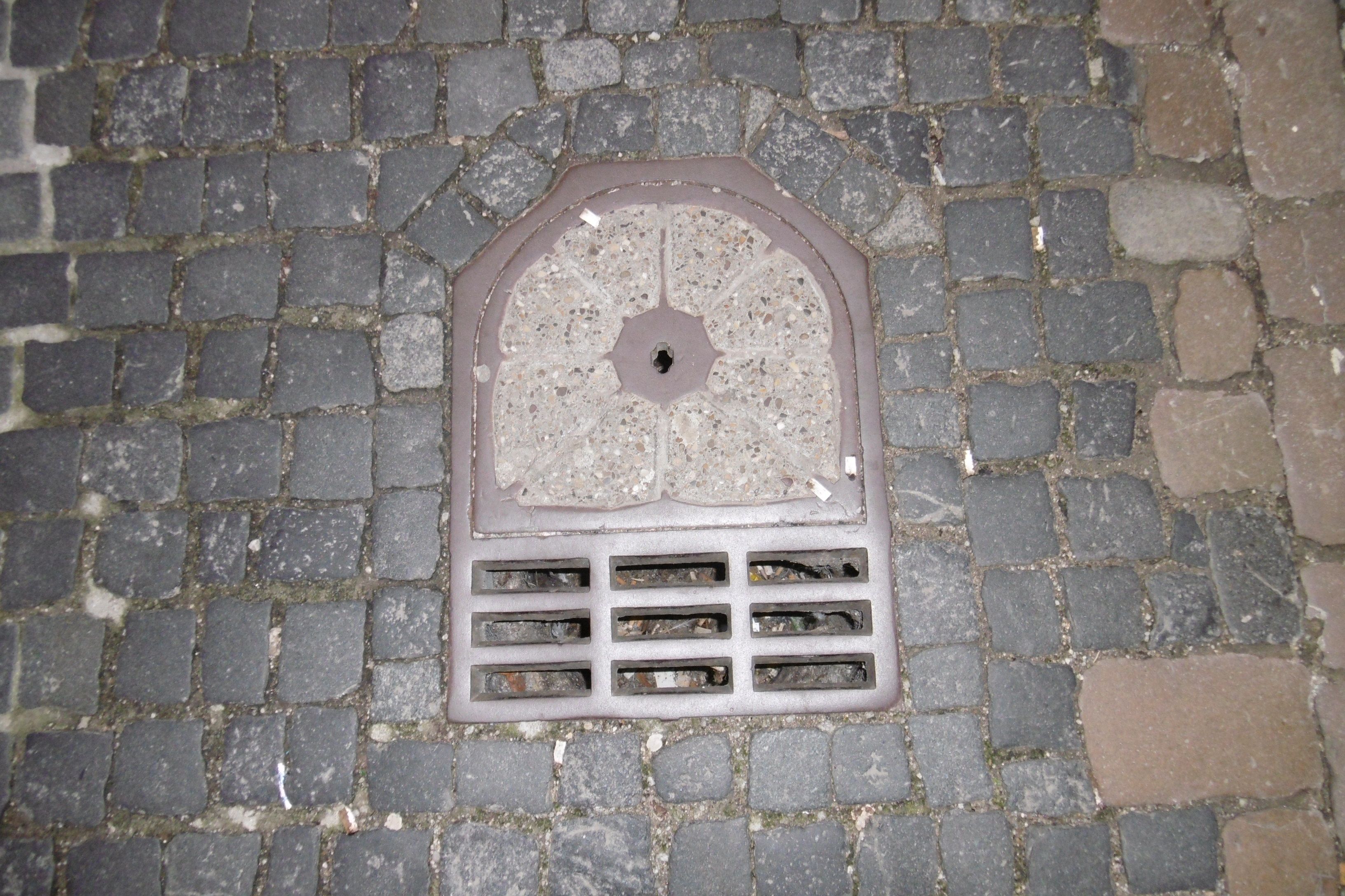 Kanaldeckel - Reinigungsöffnung