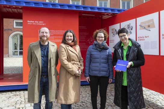 Fotografie: Eröffnung der Ausstellung „#Stolen Memory“ auf dem Haidplatz im März 2023 