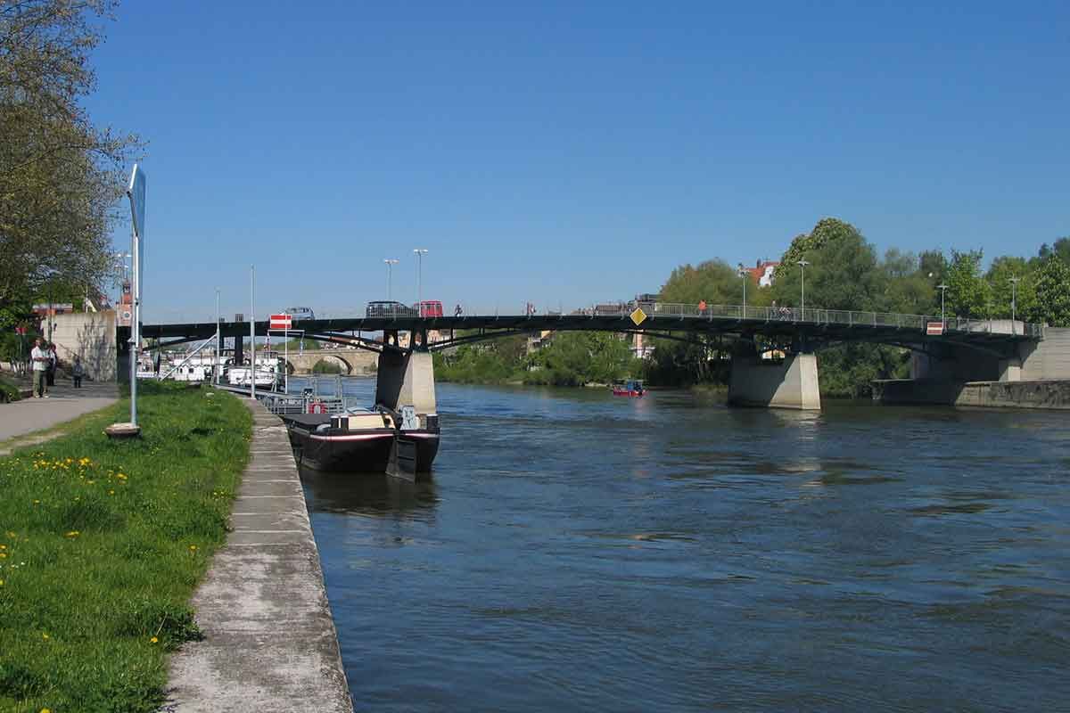 Eiserne Brücke 