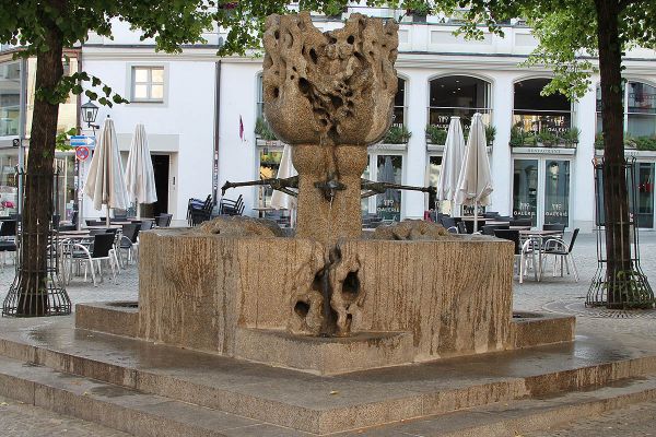 Lebensbrunnen (c) Stadt Regensburg, Hana Bejlková