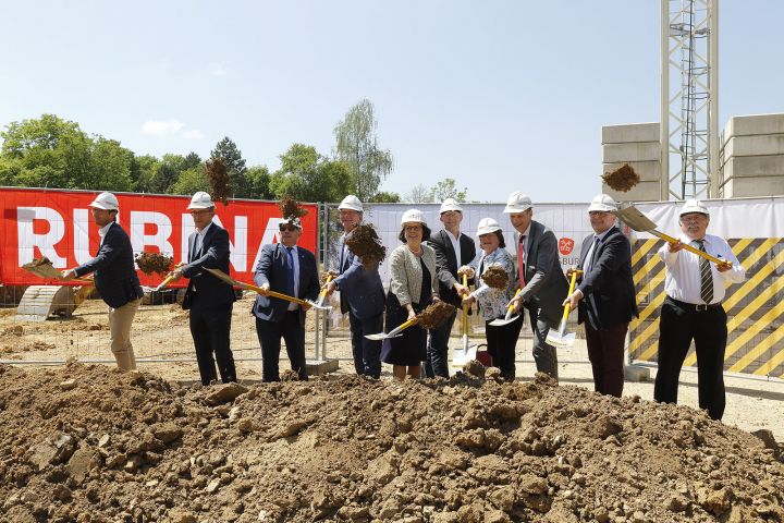 Spatenstich für das Multifunktionsgebäude RUBINA am 7. Juni 2019 (C) Bilddokumentation Stadt Regensburg Rubina - Bautagebuch - Spatenstich