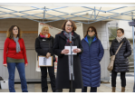 Fotografie - Oberbürgermeisterin Gertrud Maltz-Schwarzfischer eröffnet den Tanzprotest mit einen Grußwort