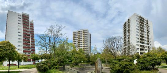 Fotografie: Panorama von Hochhäusern in Königswiesen-Nord (C) Dagmar Obermeier-Kundel