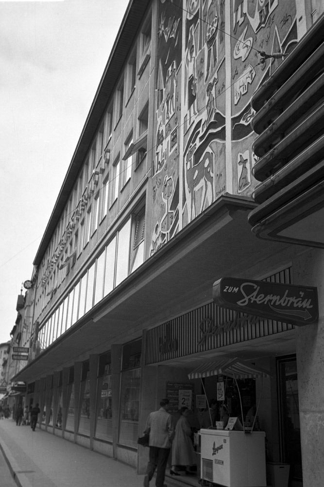Kaufhausfassade in der Maximilianstraße