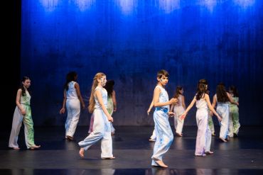 Fotografie – Tanzgruppe auf der Bühne