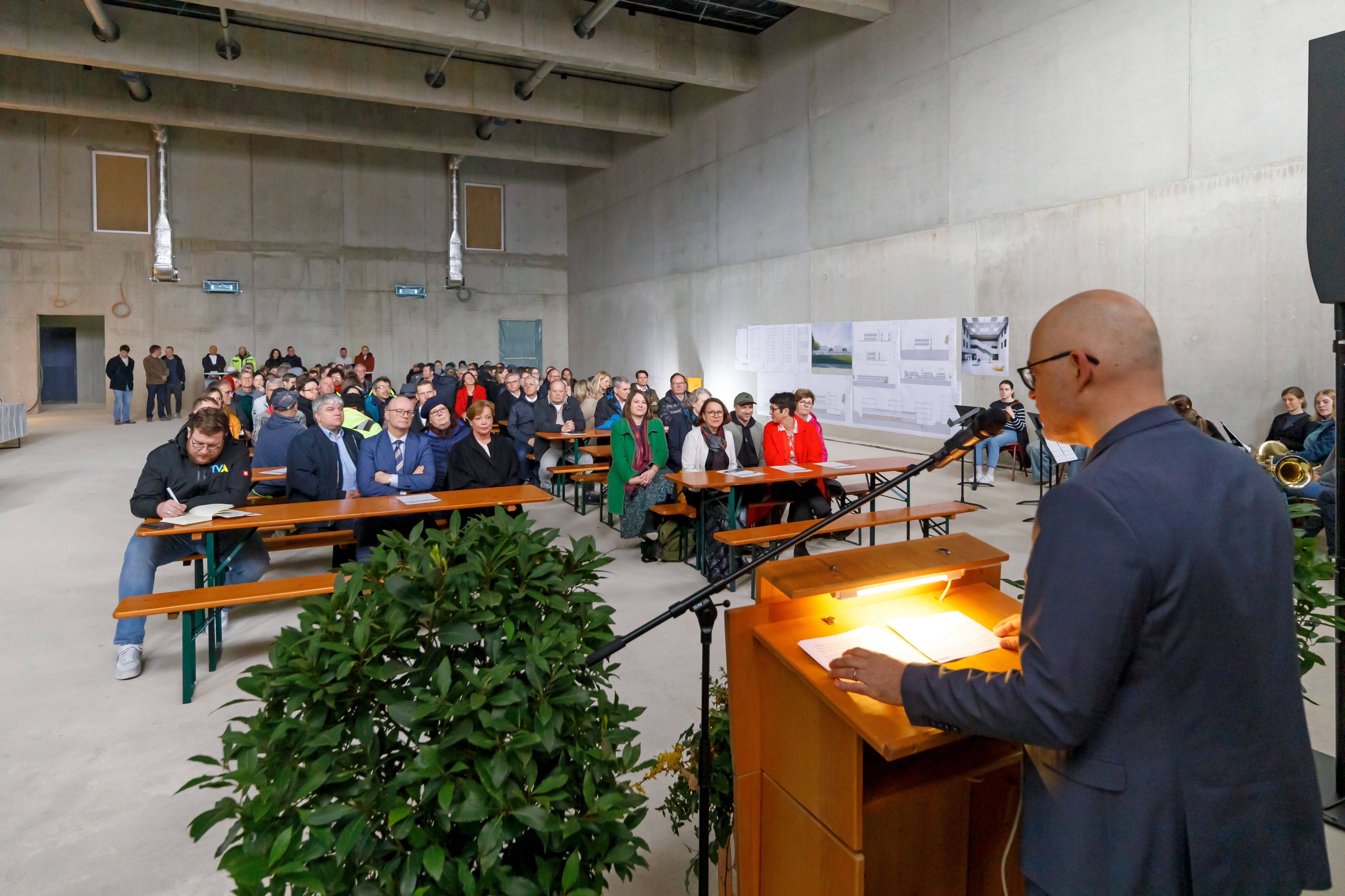 Fotografie: Ansprache von Planungs- und Baureferent Florian Plajer