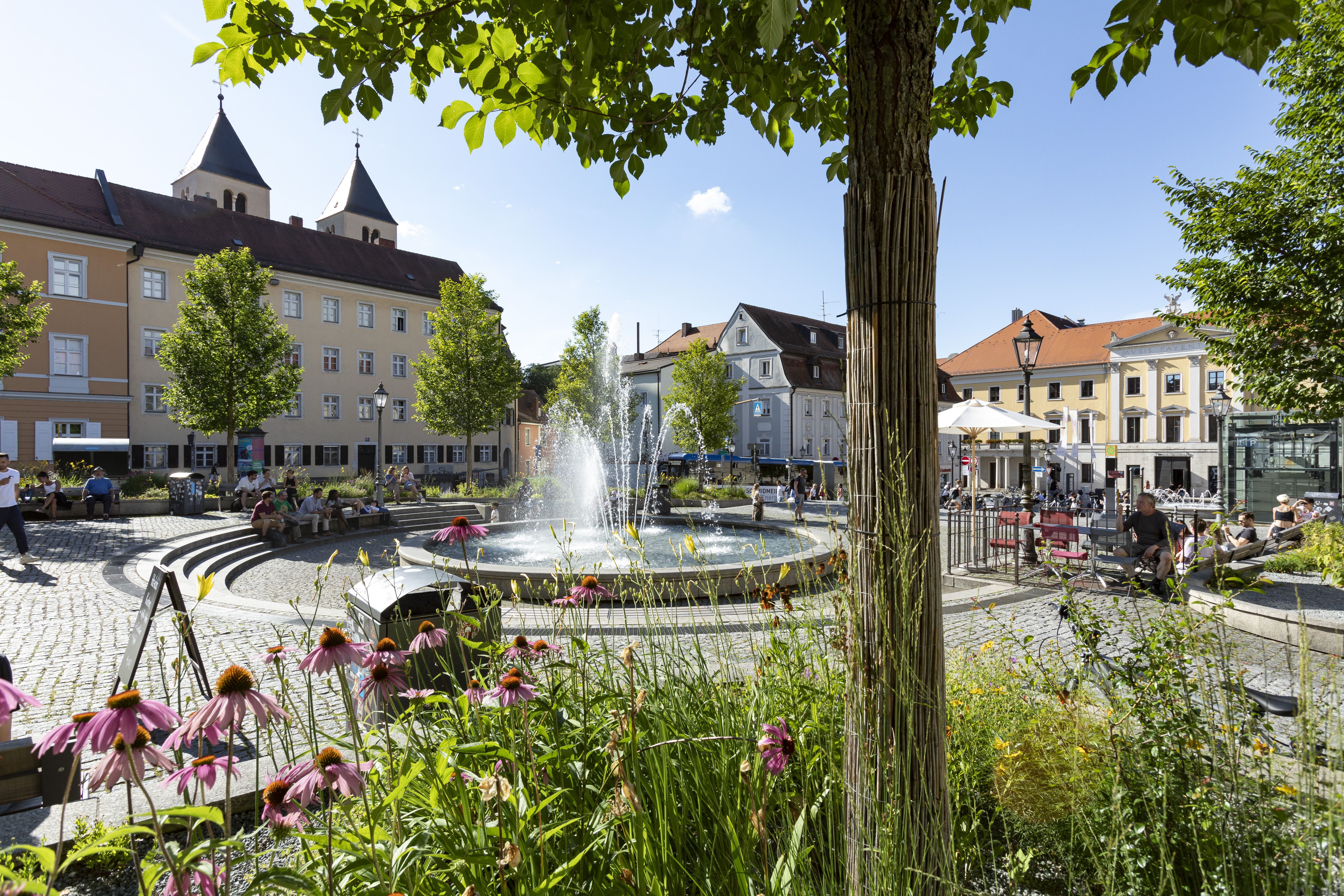 Fotografie: Heute sieht der Bismarckplatz bei Tag so aus.