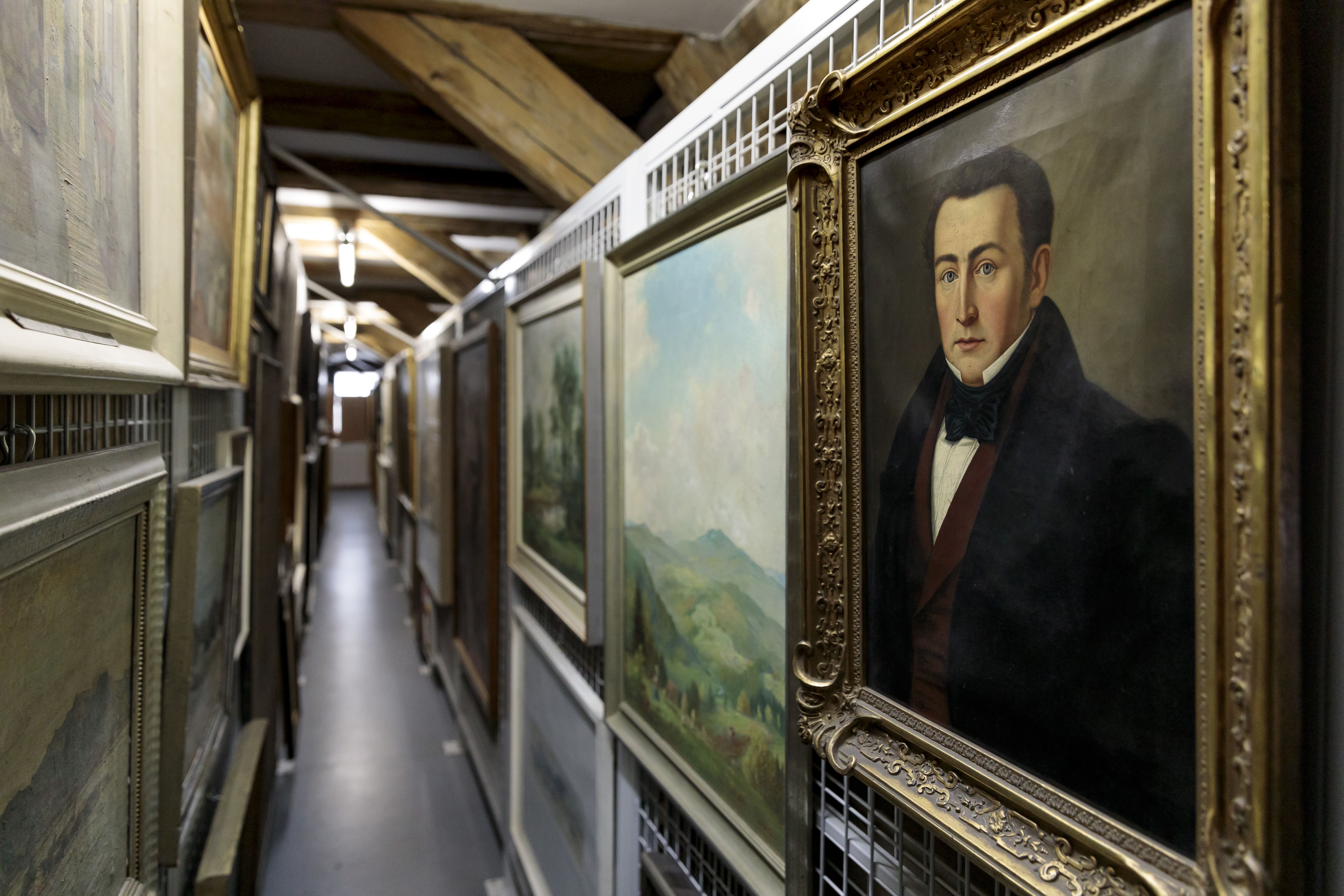 Fotografie: Gemäldesammlung im Dachgeschoss des Leeren Beutel