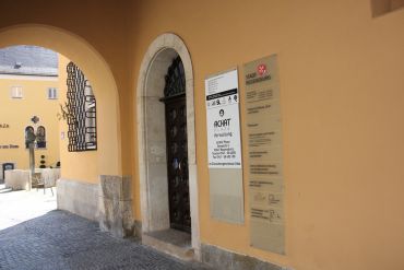 Eingangstür Domplatz3