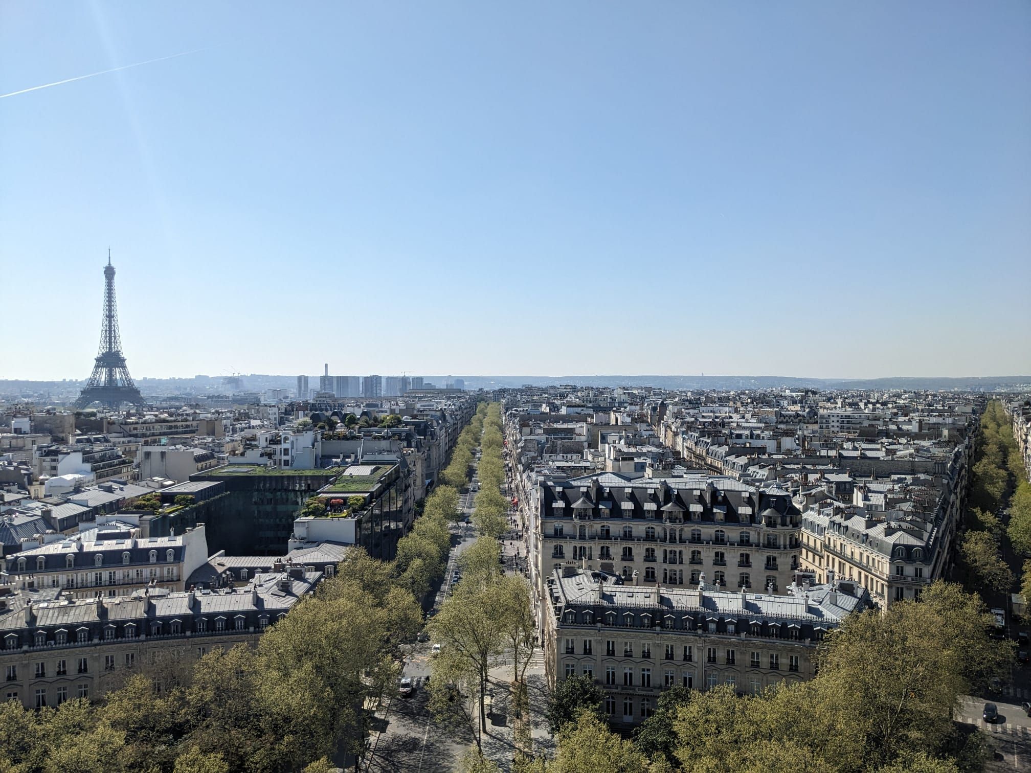 Der Ausblick auf dem Dach des Arc de Triomphe
