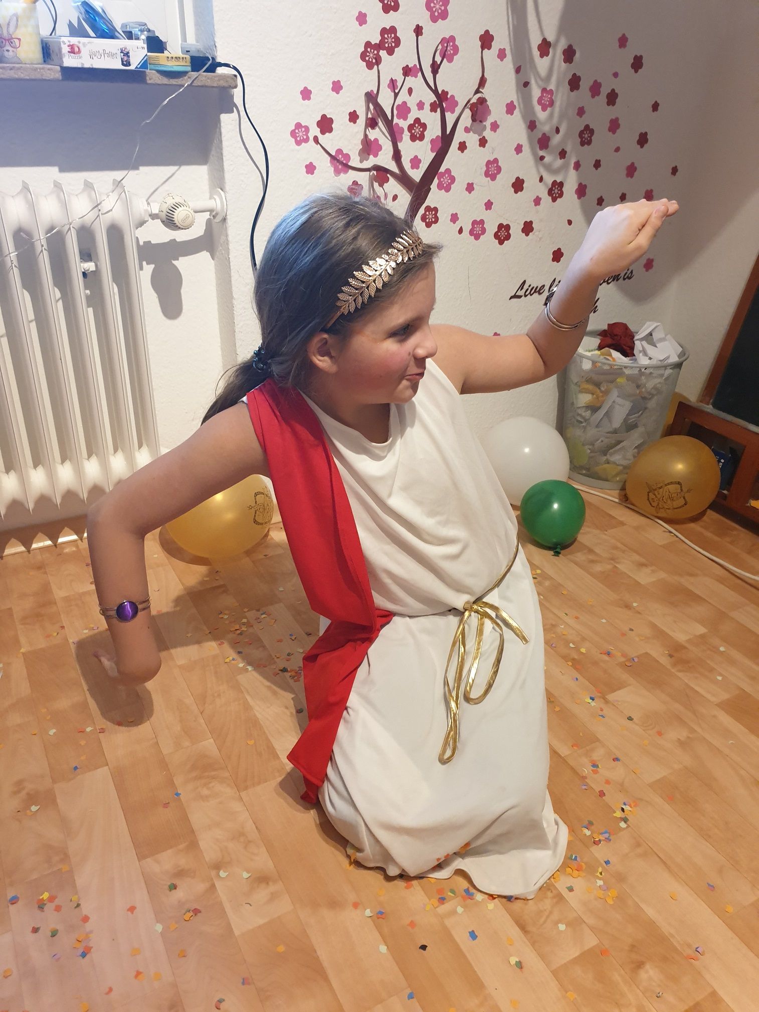 Fotografie – Schüler des VMG verkleidet beim Fasching daheim