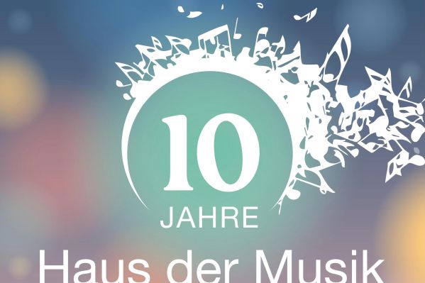 Logo 10 Jahre Haus der Musik