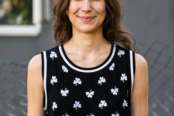 Zu sehen ist die Mitarbeiterin Julia Wildenauer.