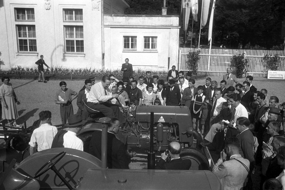 Industrie-, Gewerbe- und Landwirtschaftsausstellung 01.-12. Juni 1949 im Stadtpark vor der Ostdeutschen Galerie