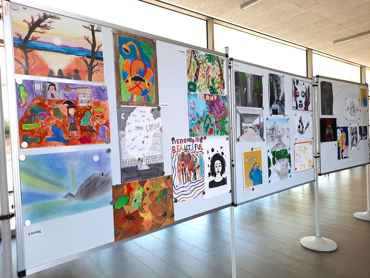 Ausstellung der Bilder, Foto HeUl