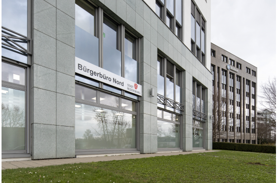 Fotografie: Blick auf die Straßenfassade des Bürgerbüros Nord