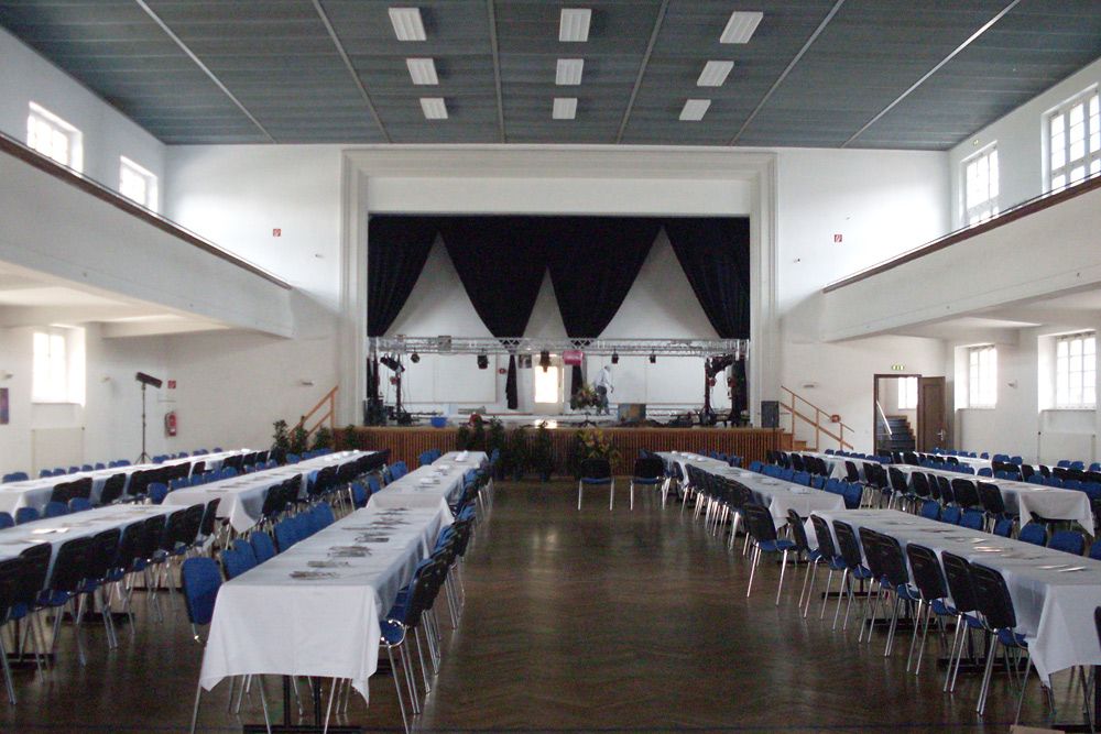 RT-Halle Innenansicht mit Aufbau