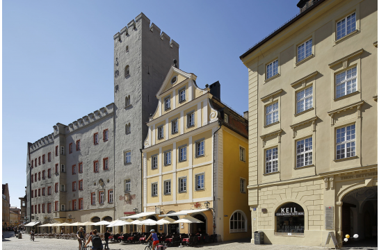 Das Goldene Kreuz am Haidplatz