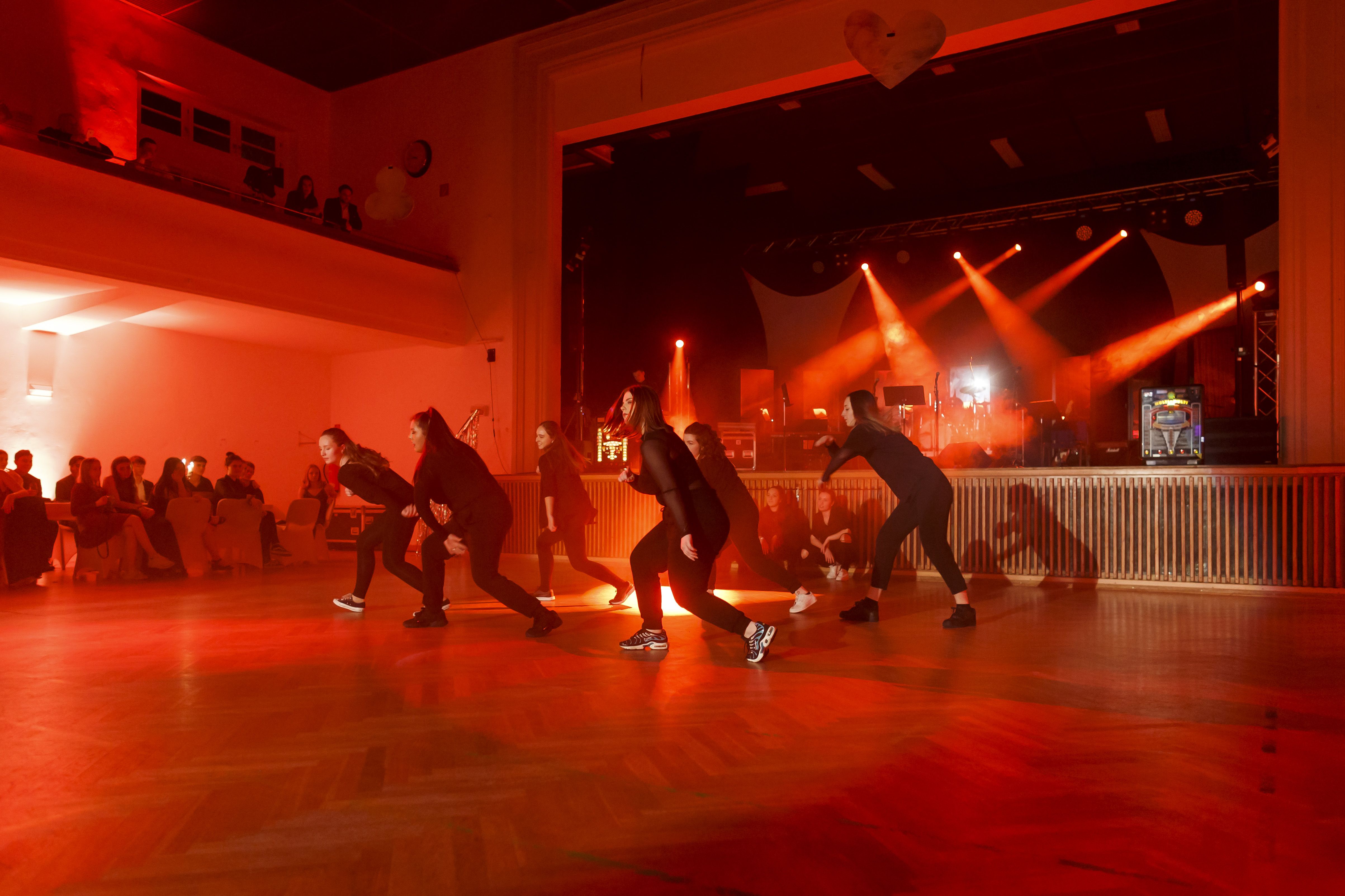 Tanzball Casino Royale Auswahl 35