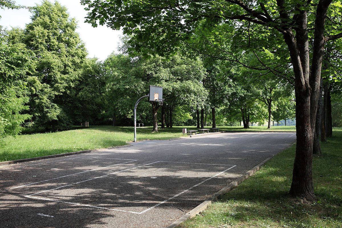 Fotografie - Basketballplatz im Park