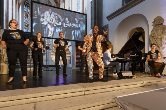 Auch bei der Verleihung des Kulturförderpreises im Jahr 2016 sorgte Wasswa für Stimmung. (C) Bilddokumentation Stadt Regensburg