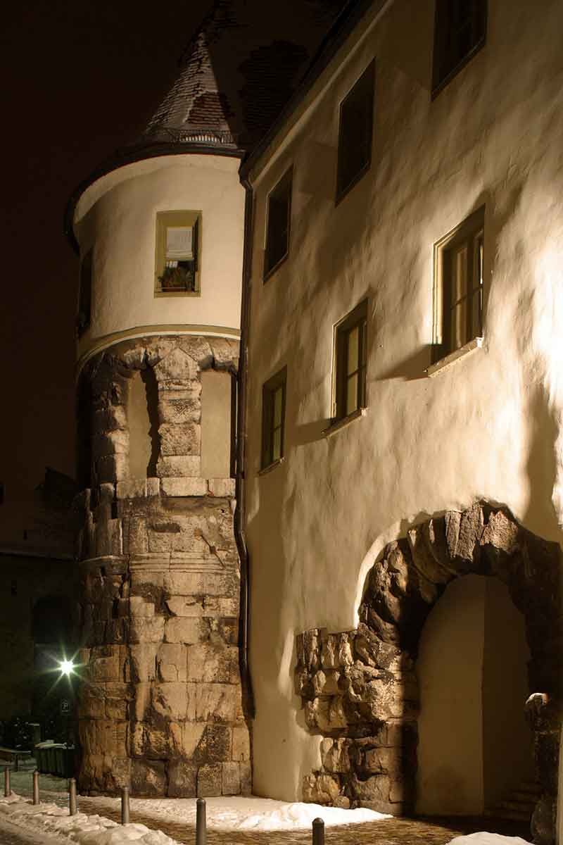 Gebäudeanstrahlung - Porta Praetoria