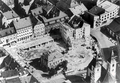 Fotografie: Die Alte Wache wurde in den Bau des Kaufhauses integriert.