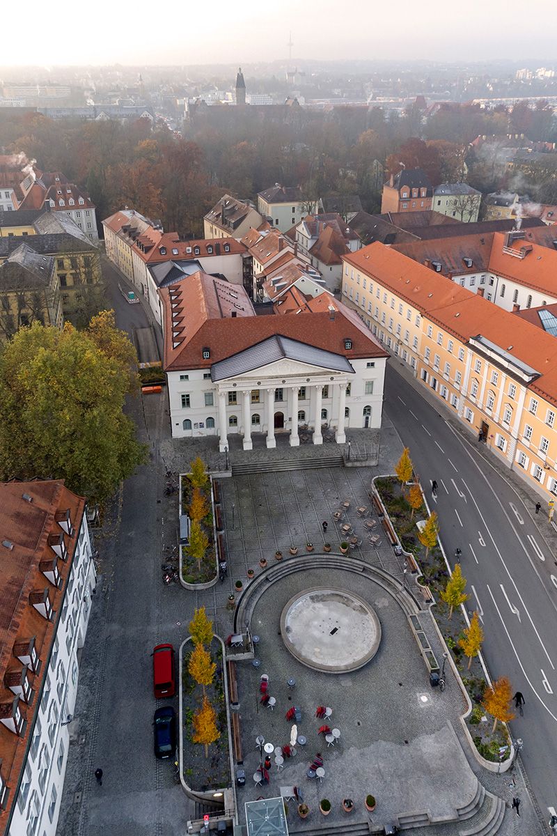 Fotografie - Luftaufnahme vom Bismarckplatz mit dem Haus der Musik