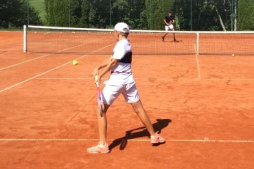Fotografie: Christopher Schloßmann spielt Tennis