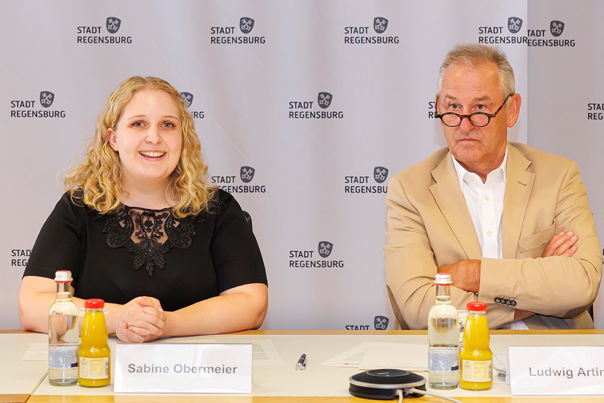 Fotografie - Sabine Obermeier (Projektkoordination Zero Waste) und Bürgermeister Ludwig Artinger 