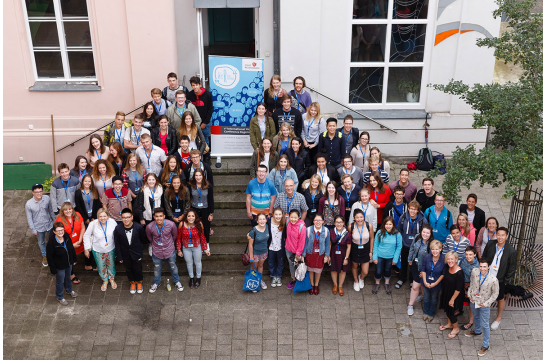 Internationale Jugendkonferenz 2016 - Gruppenbild mit allen Teilnehmern