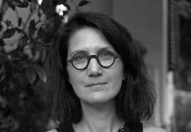 Die Fotografie zeigt eine Porträtaufnahme von Irena Frantal