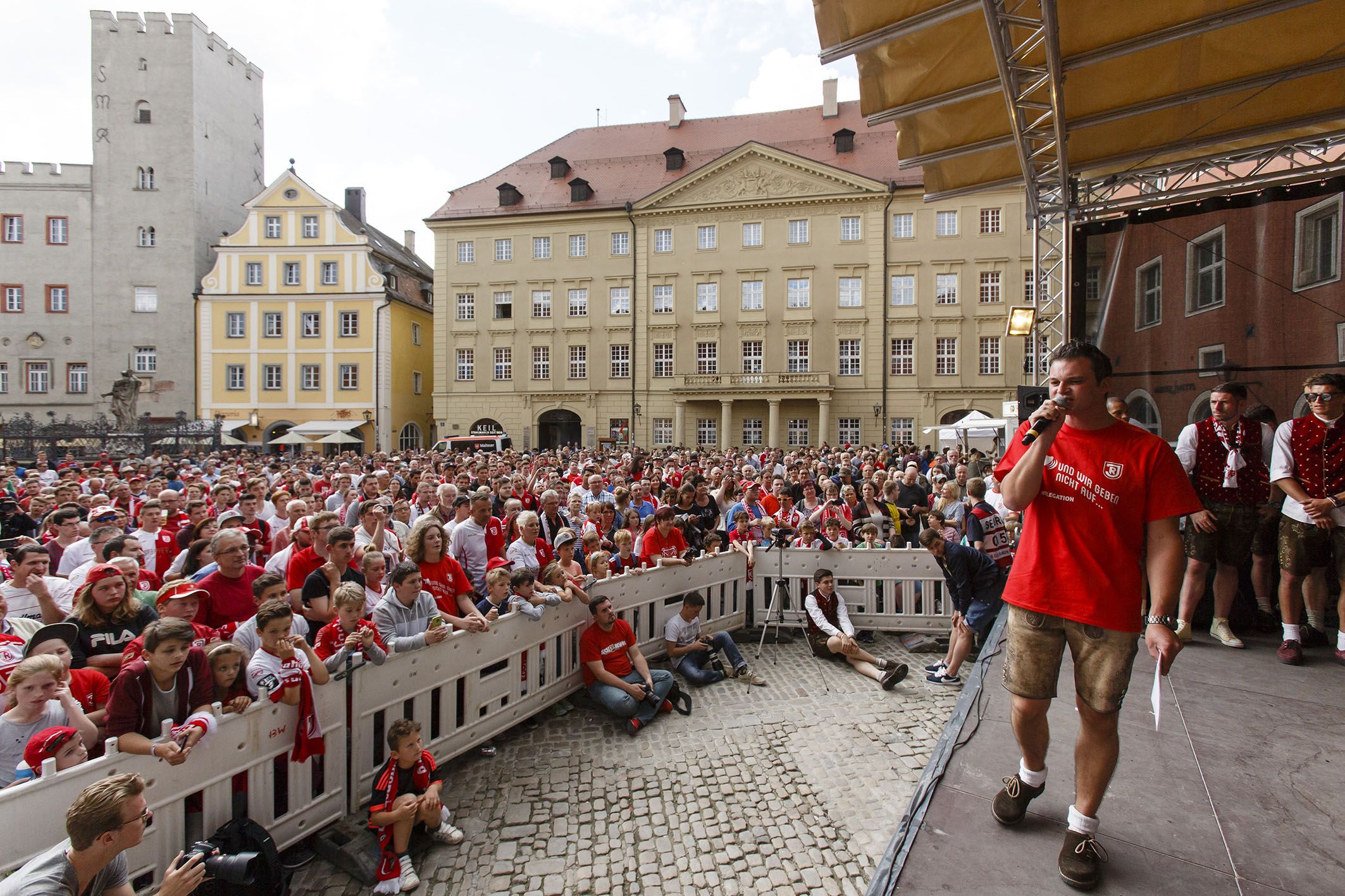Fotografie: Platz für Sieger: Mai 2016 – Aufstiegsfeier des SSV Jahn Regensburg