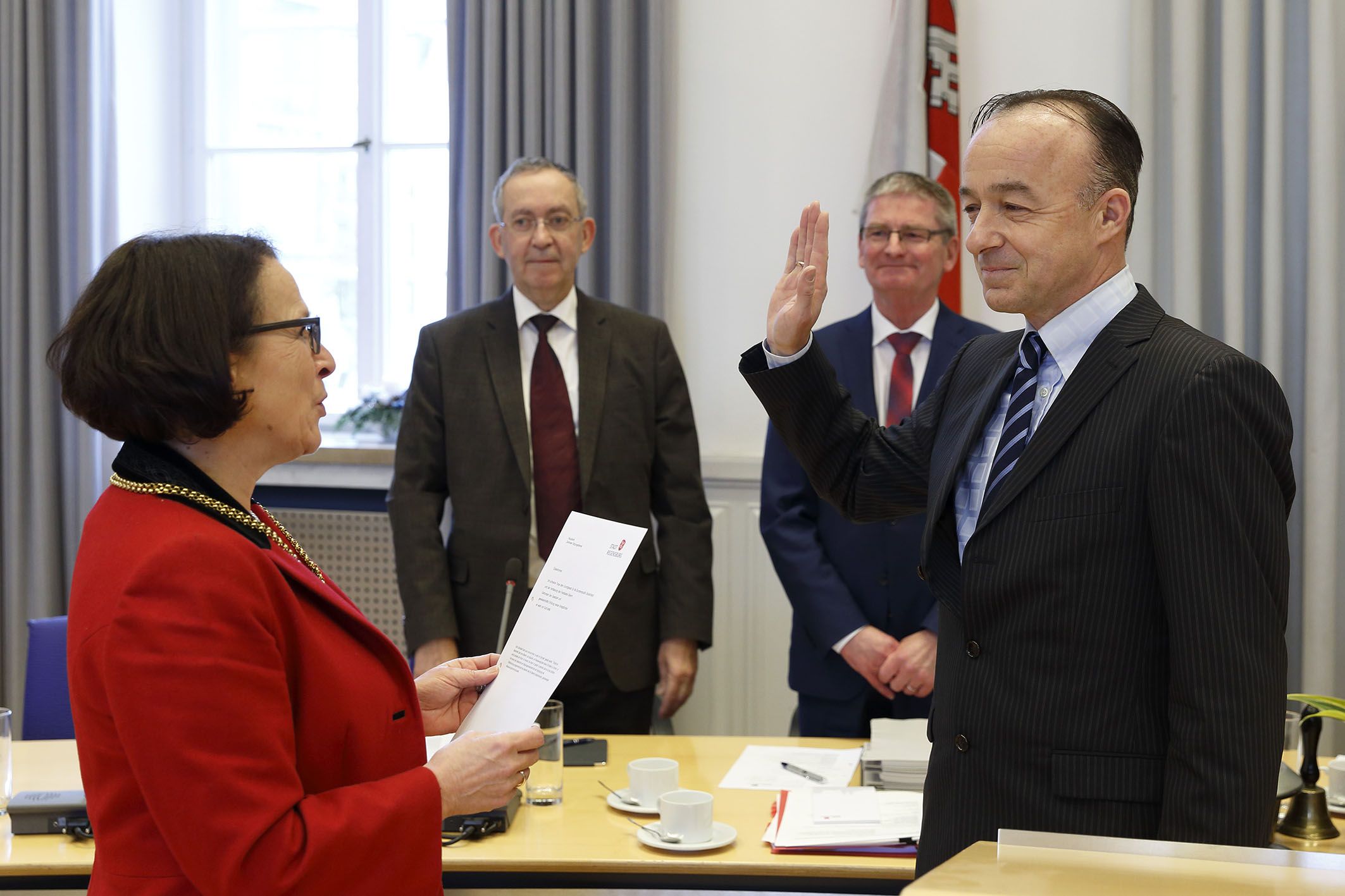 Bürgermeisterin vereidigt Referent