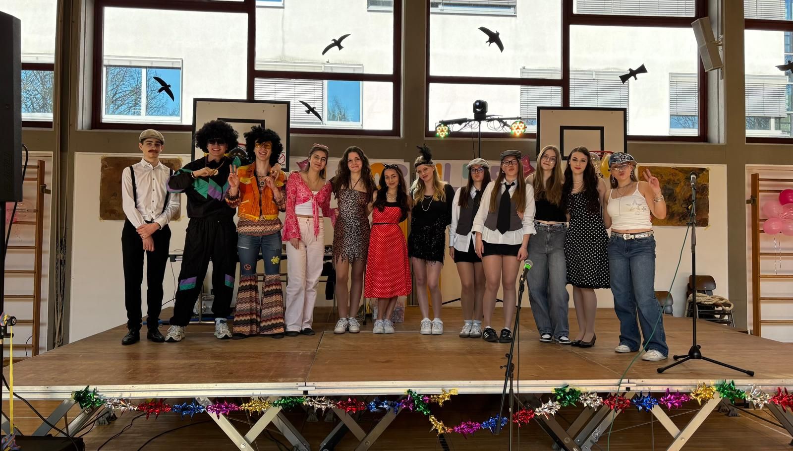 Die Entertainerinnen und Entertainer der 12. Klasse
