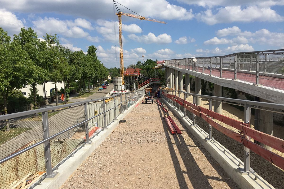 Brückenbau - Geh- und Radwegbrücke Bahnstrecke Regensburg-Weiden/Pilsenallee