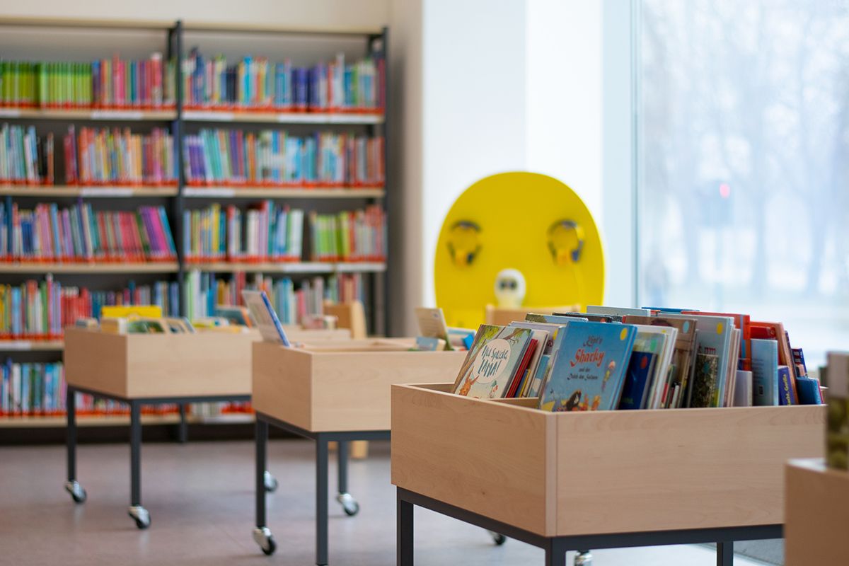 Fotografie - Die Bücherei Nord bietet viele Bilderbücher an.