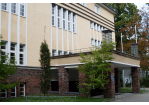 RT-Halle Außenansicht Haupteingang (C)  