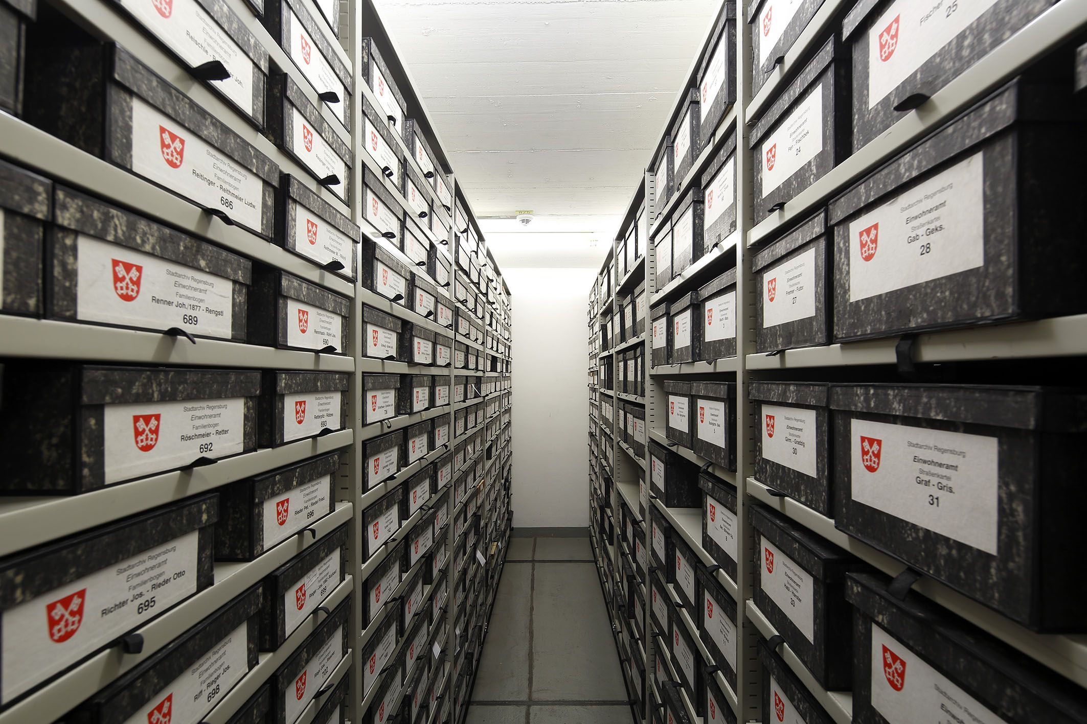 Fotografie – Blick in ein Archivmagazin des Stadtarchivs 