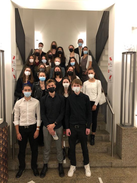 Opernbesuch 10a (C) FrVe