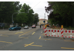 Bau der Fundamente von drei barrierefreien Wartehäuschen entlang der südlichen Maximilianstraße