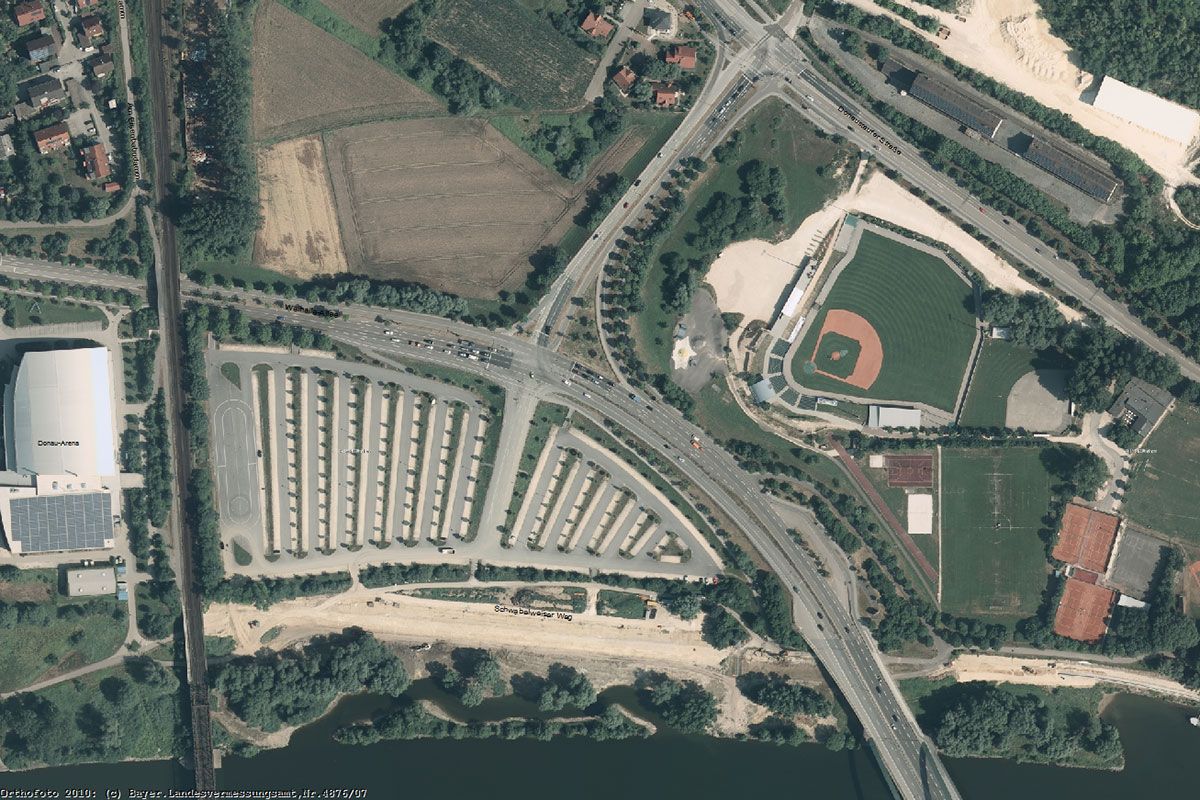 Luftbild Knotenpunkt Walhalla-Allee/ Odessaring von Cityview Luftbild 2010 